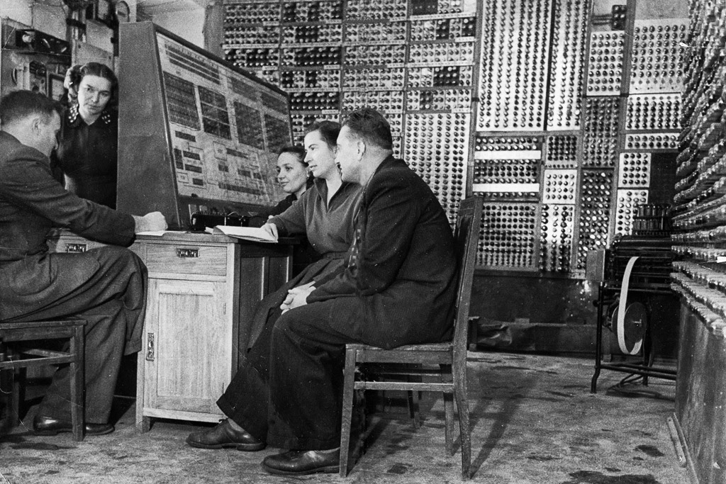 МЭСМ принята в эксплуатацию! Киев, 1951 год.